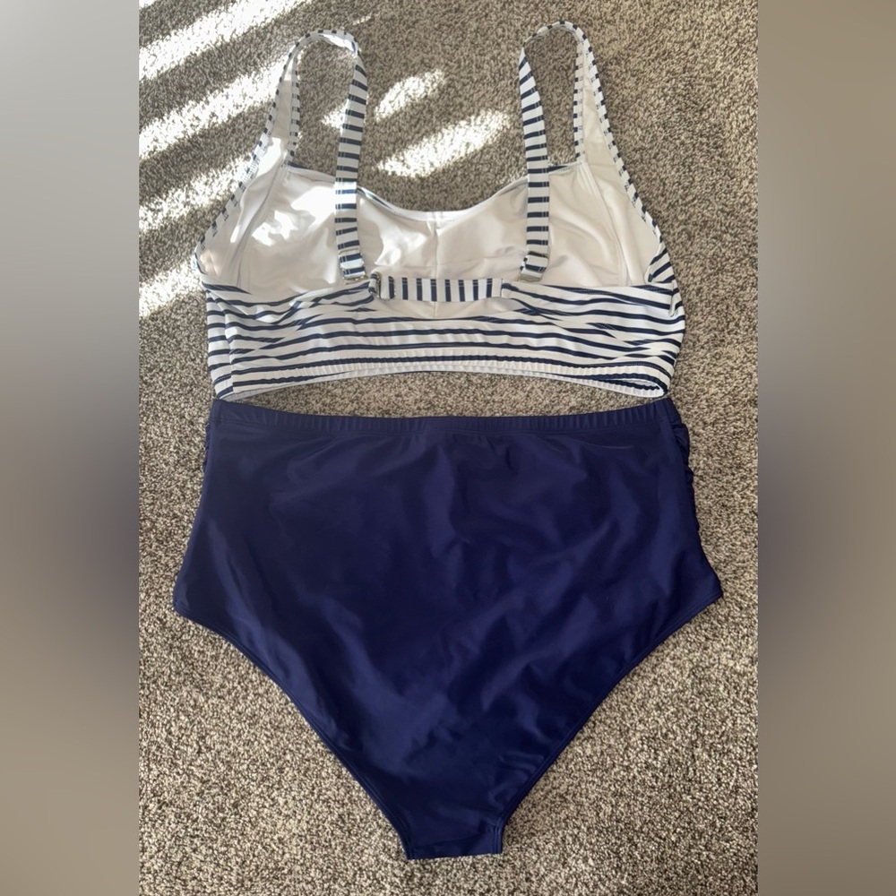 Swimsuit - Picture 7 of 7